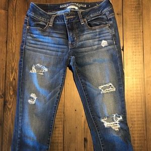 American Eagle super stretch distressed jegging
